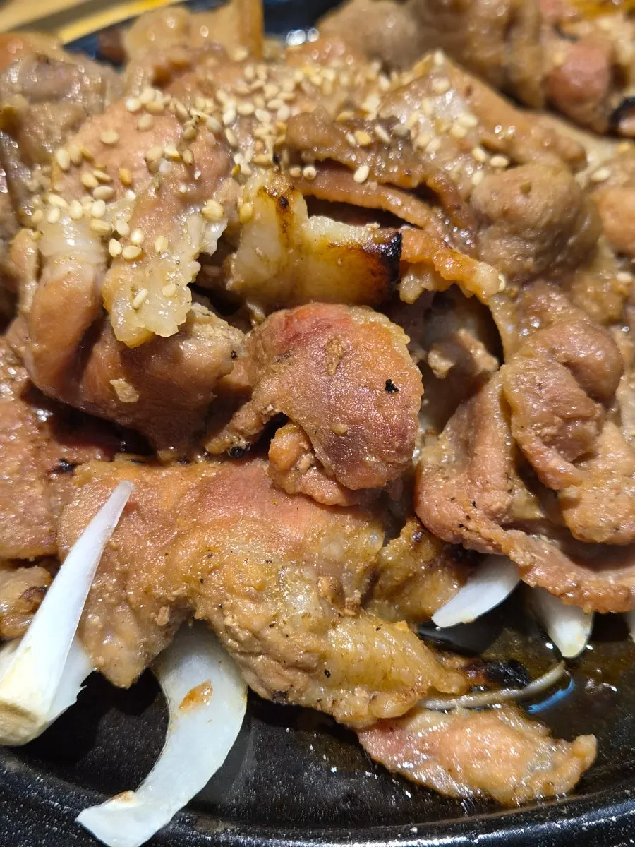 Charcoal-grilled pork with real charcoal smokiness