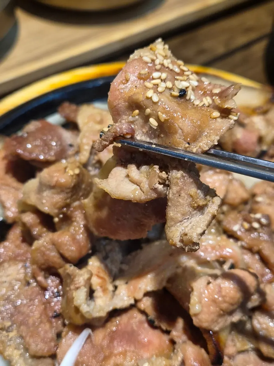 Charcoal-grilled pork with real charcoal smokiness