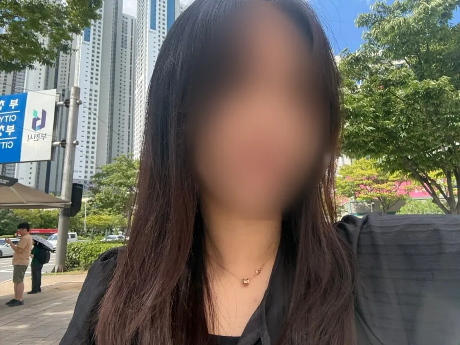 落ち着いて艶のあるボリュームマジックヘアの写真