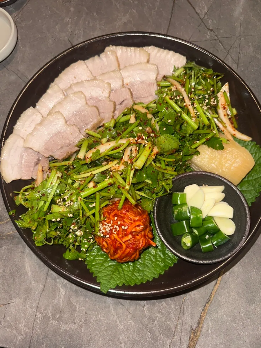 Buchigom bossam meat and julienned dried radish