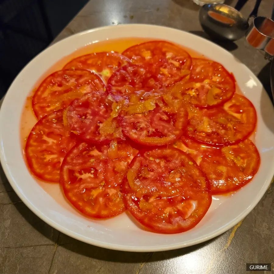 Service snack of yuzu-honey tomatoes
