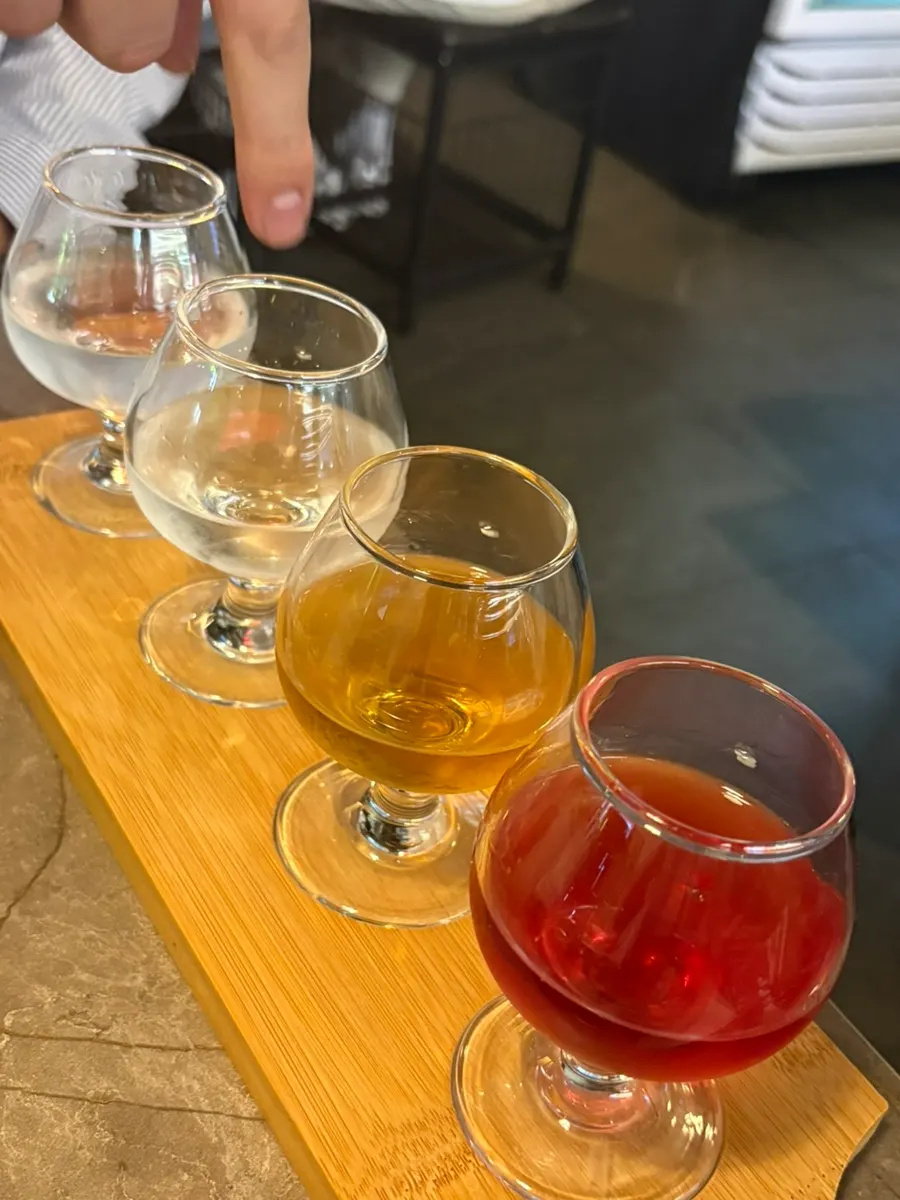 Khay makgeolli gồm nhiều loại khác nhau