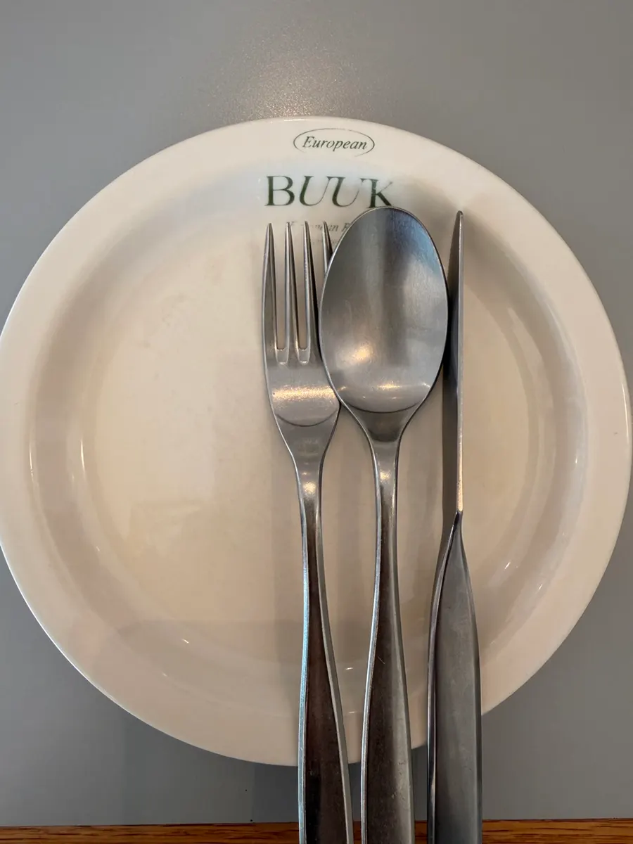 Table setting at Bueokgan Suwan Branch