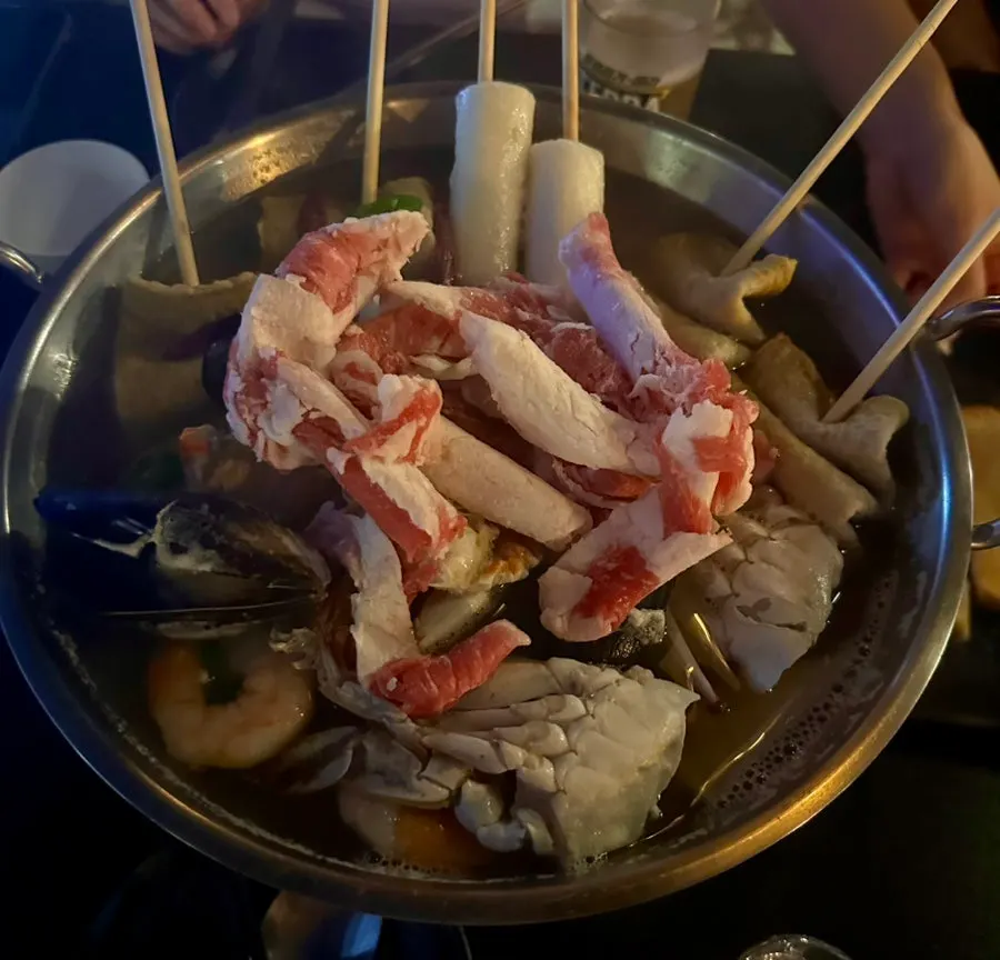 A pot of beef brisket seafood odeng-tang at Budan Nampo Branch