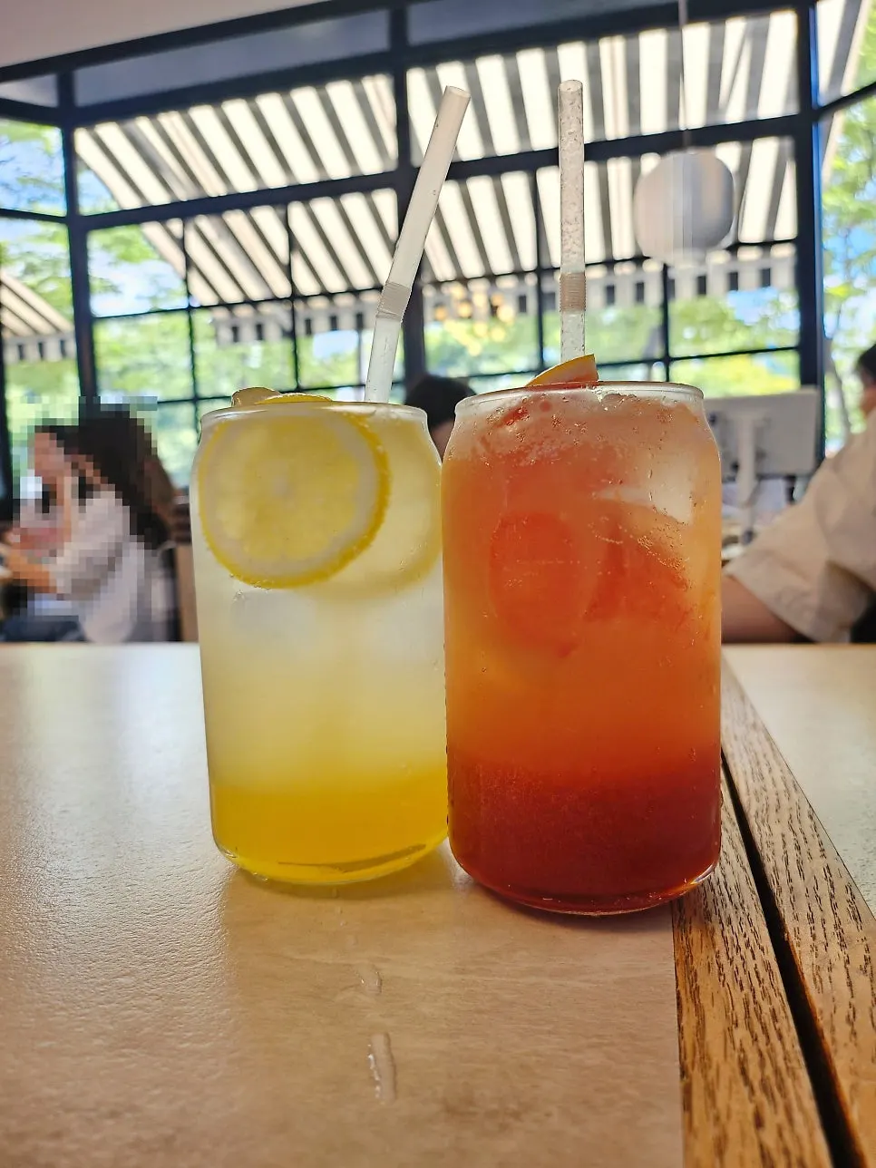 Lemon ade and grapefruit ade at Bueokgan Sangmu Branch