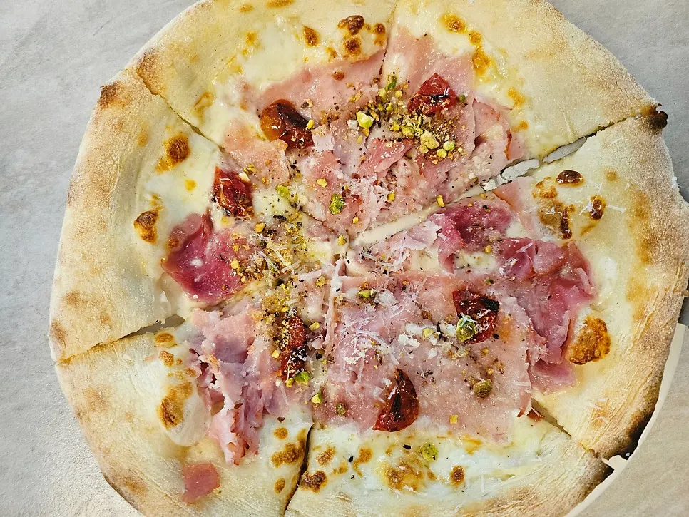 Pasta and pizza spread from Couple Set B