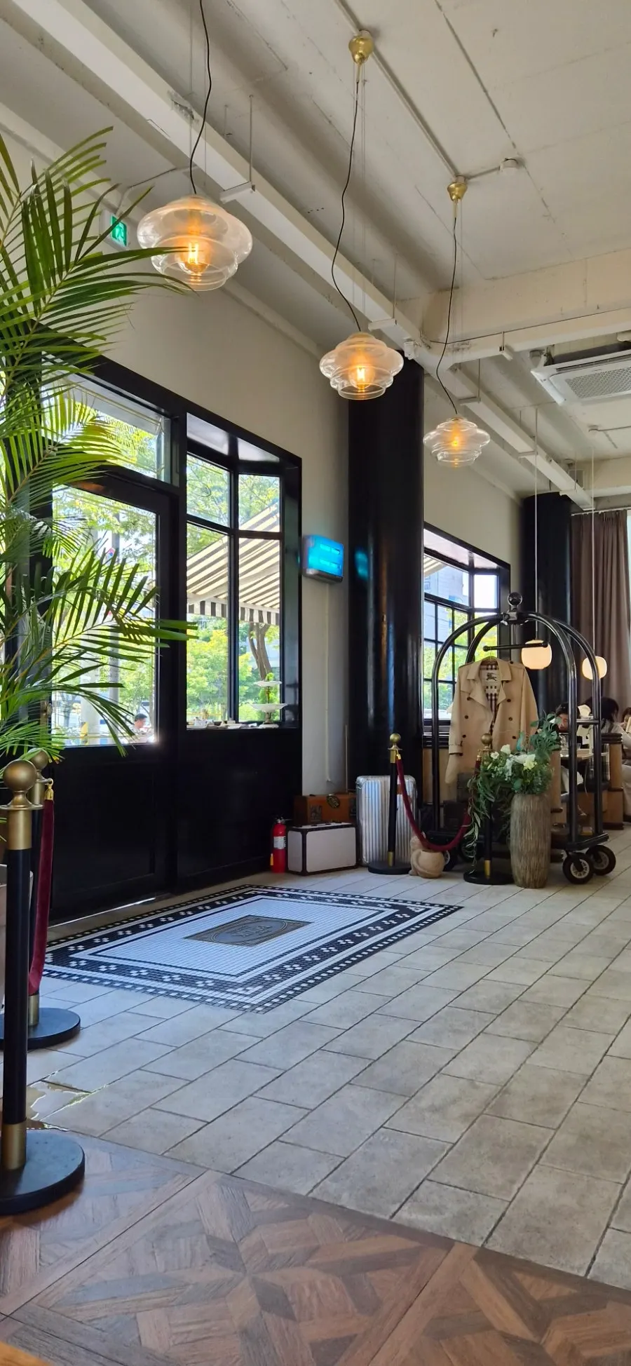 Interior view of Bueokgan Sangmu Branch