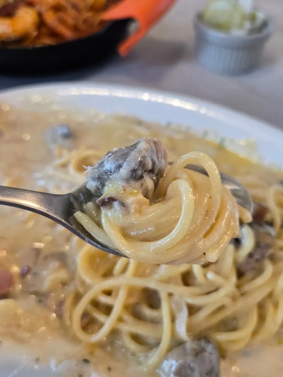 Bueokgan Sangmu Branch's carbonara with its rich cream sauce