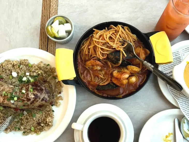 Scene from a visit to Bueokgan Sangmu Branch, an Italian-style restaurant