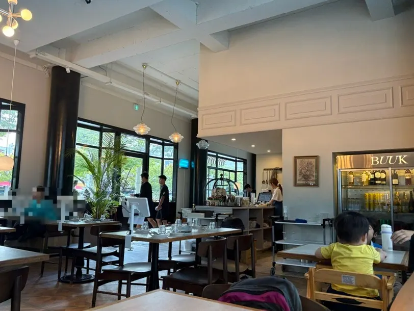 The hall at Bueokgan Sangmu Branch filled with Sunday morning guests