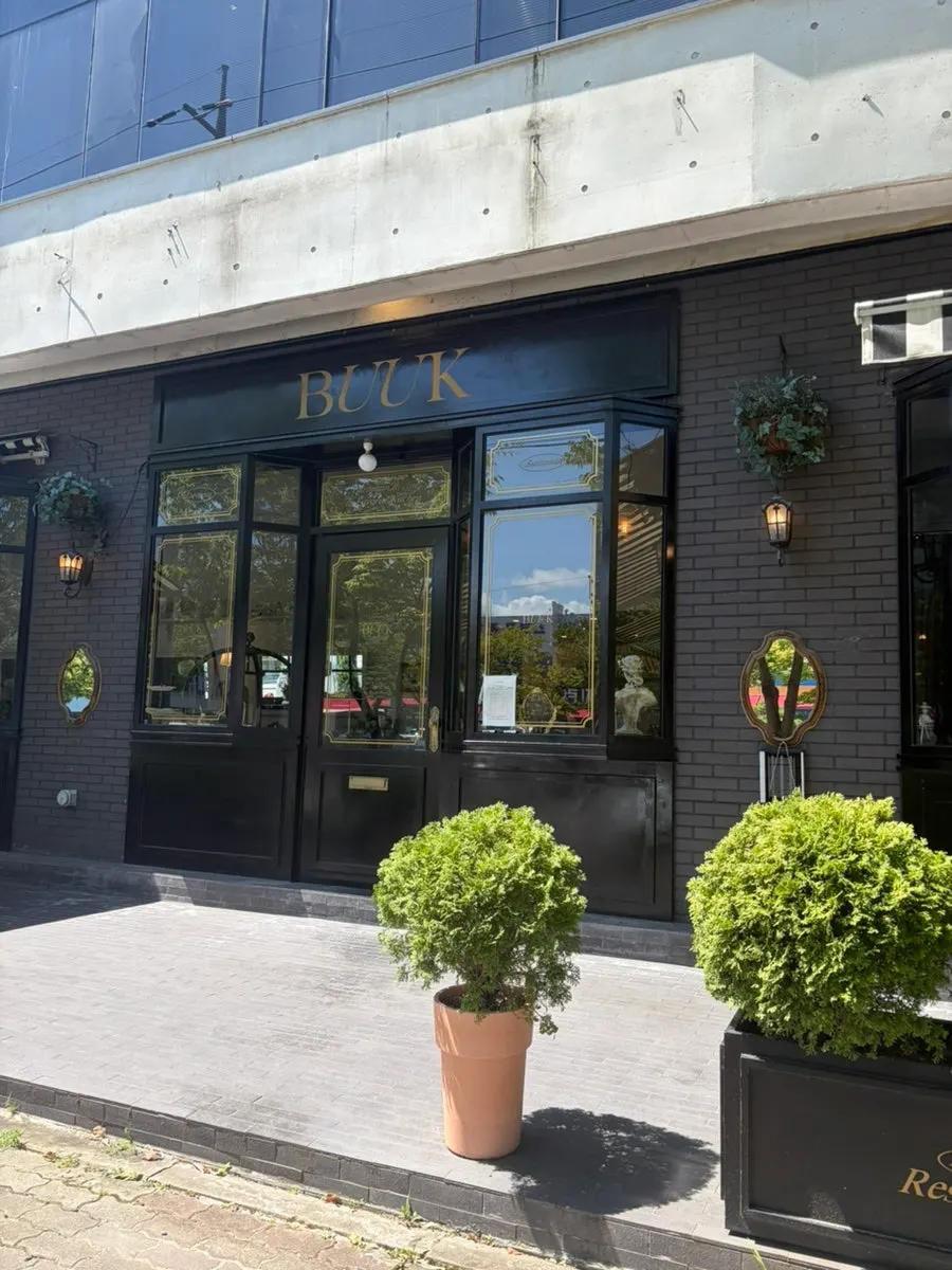 Area around the entrance of Bueokgan Sangmu Branch