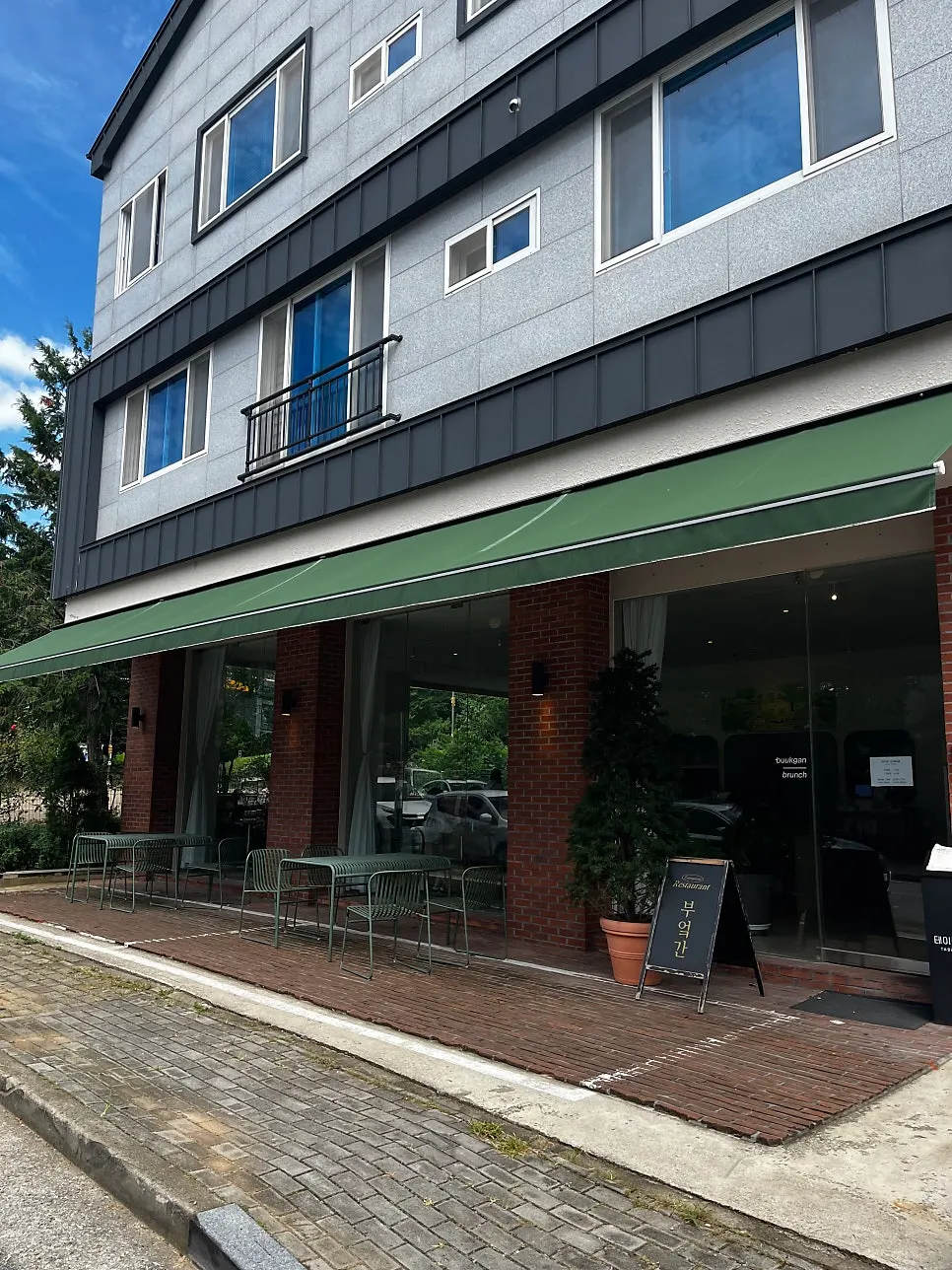 Exterior of Bueokgan Suwan Branch in Gwangju's Suwan district