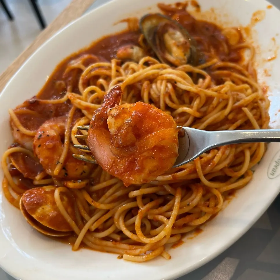 Seafood tomato pasta with shrimp and clams