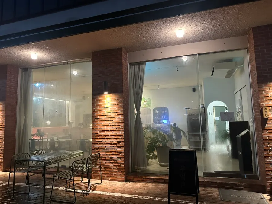 Exterior of Bueokgan Suwan Branch in the Suwan district of Gwangju