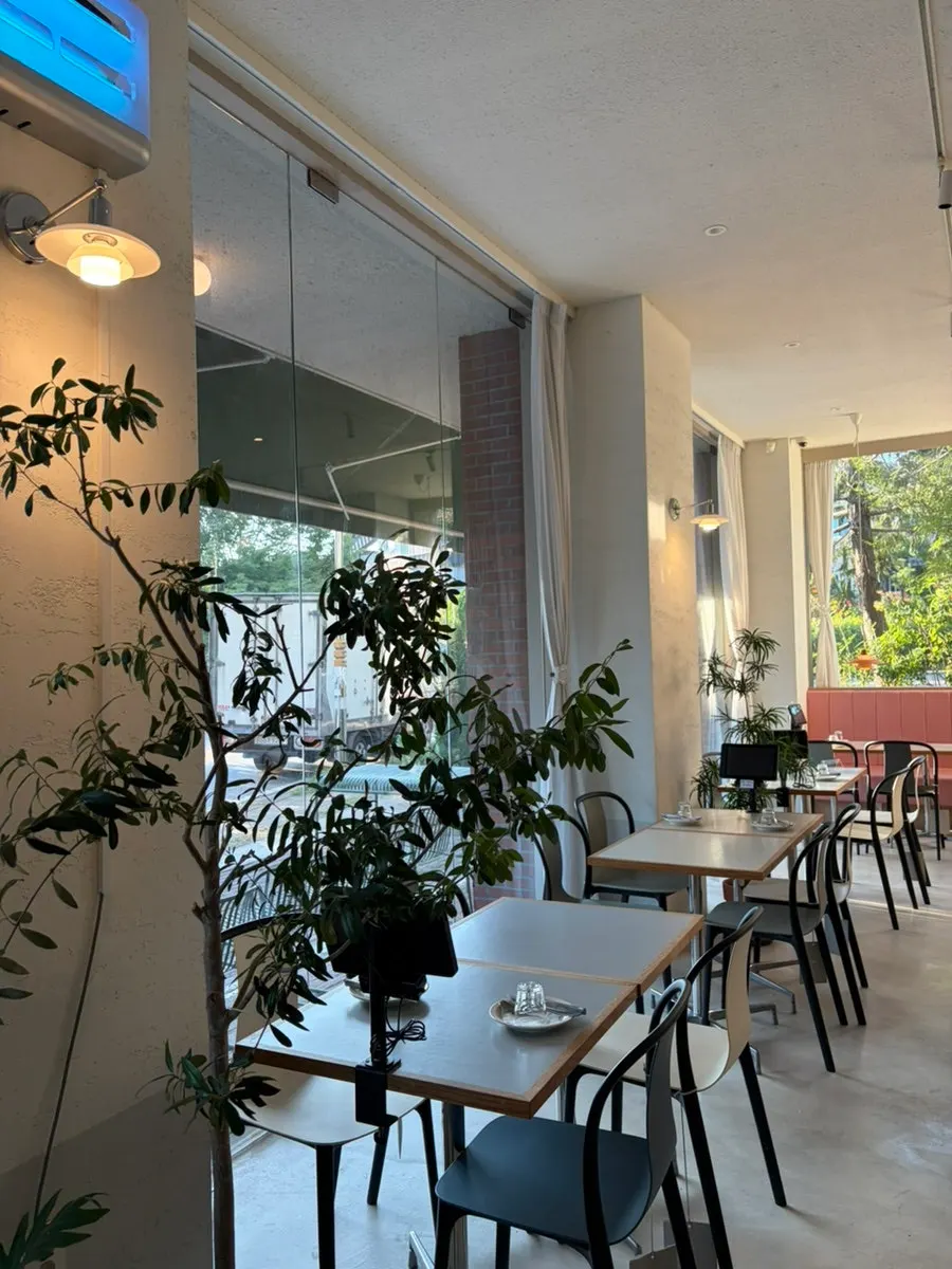 Cozy atmosphere inside Bueokgan Suwan Branch