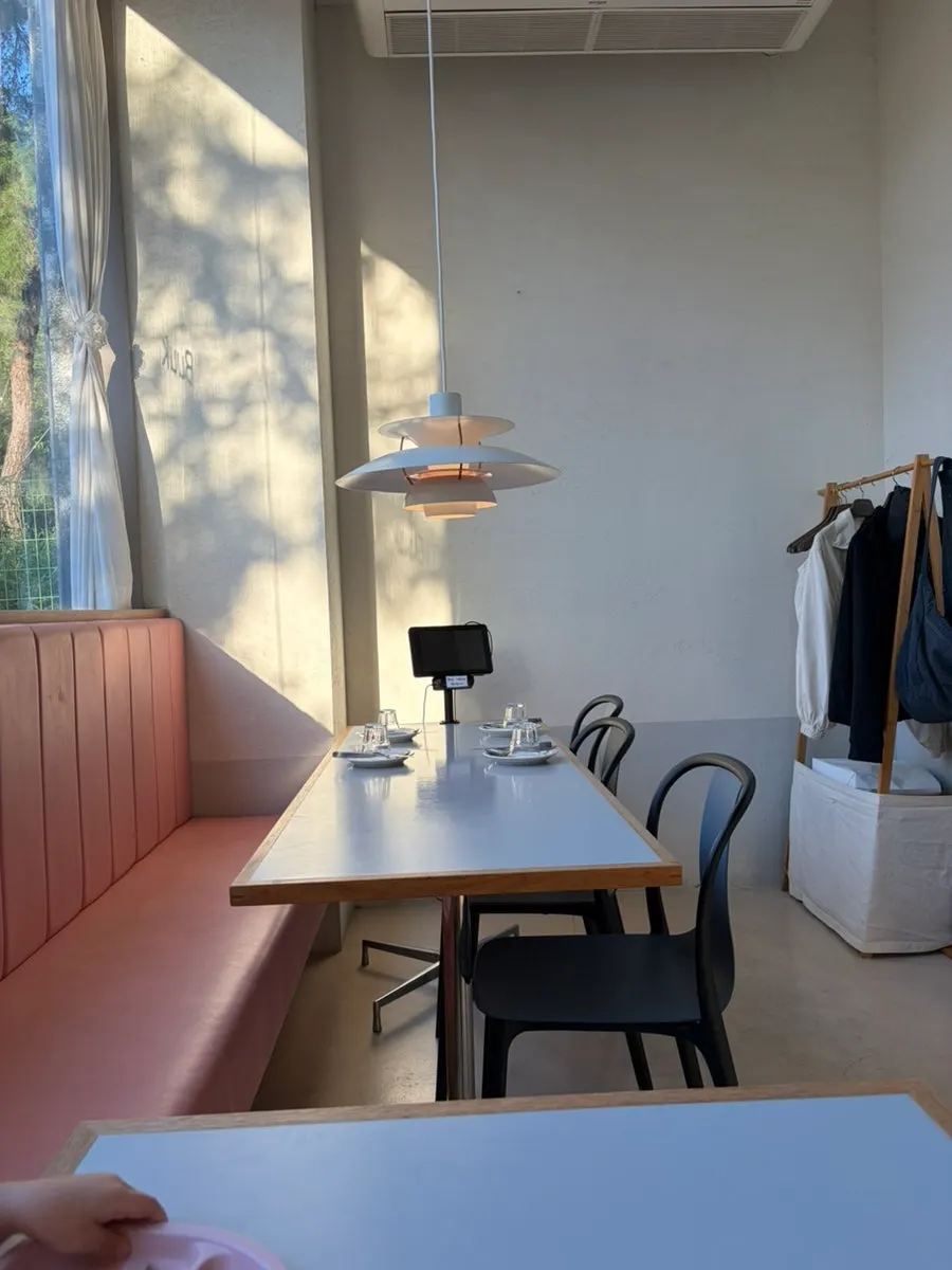 Table seating at Bueokgan Suwan Branch