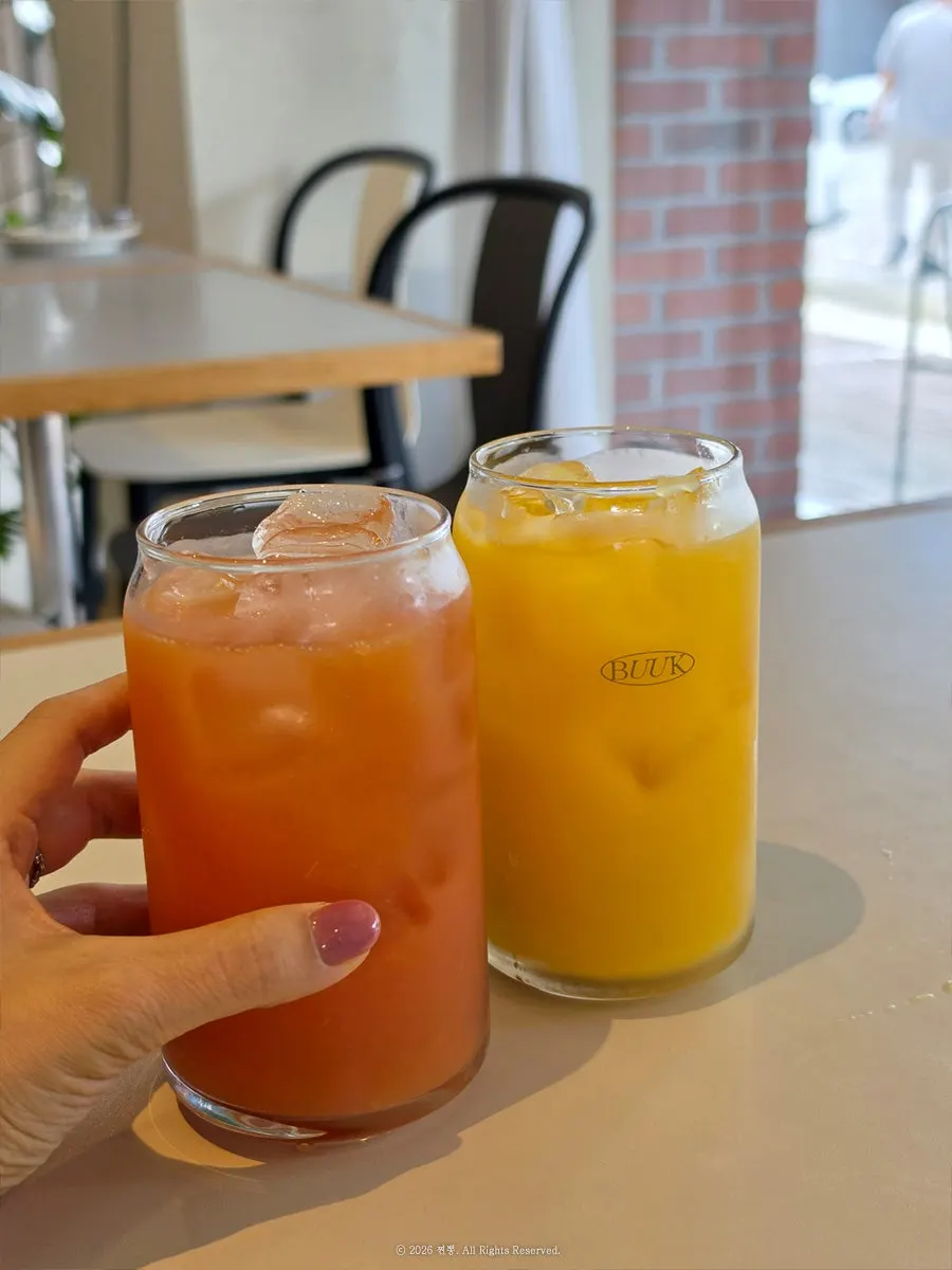 Single grapefruit juice at Bueokgan Suwan Branch