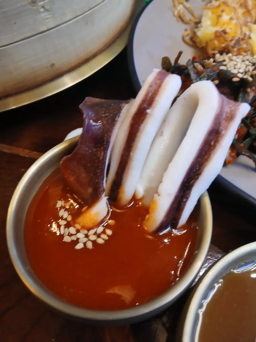 Plump, parboiled squid from the steamer