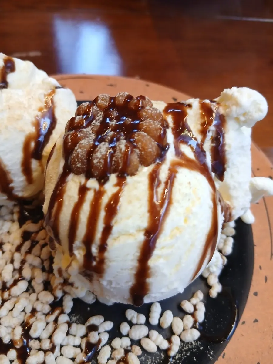 Yakgwa ice cream topped with yakgwa and puffed rice