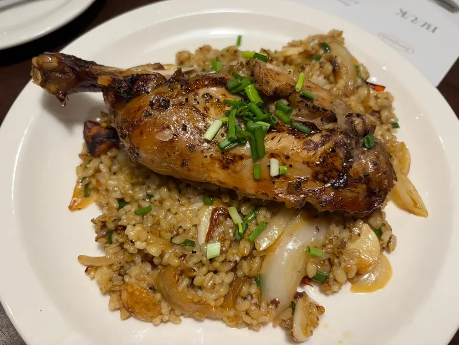 Kung pao chicken pilaf at Bueokgan Restaurant