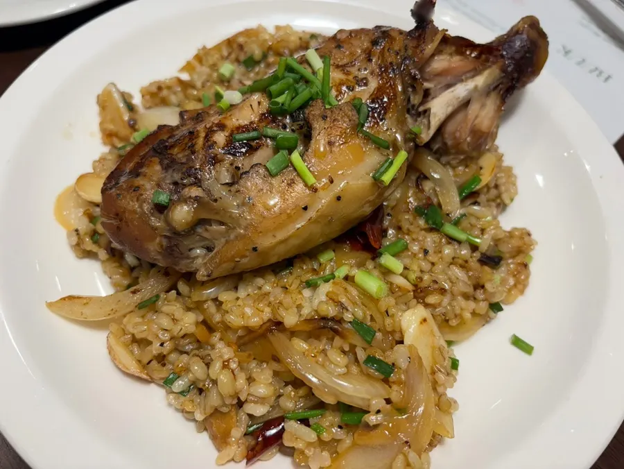 Chinese-style pilaf with dried chili and whole peppercorns