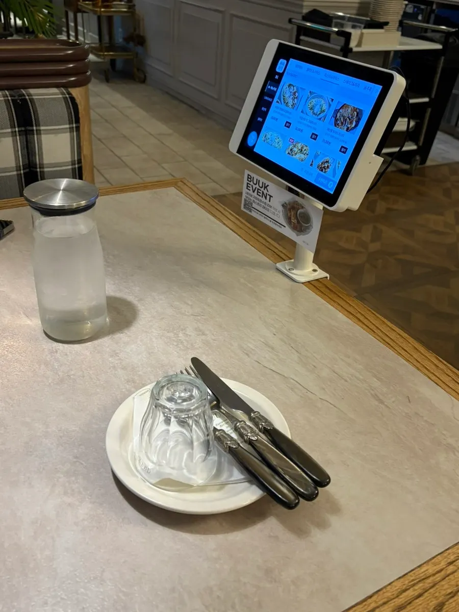 출구 쪽 화장실 안내