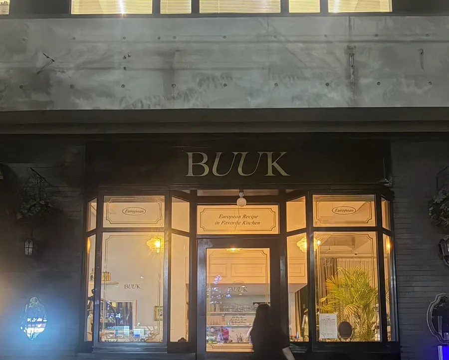 Exterior of Bueokgan Sangmu Branch with a European restaurant feel