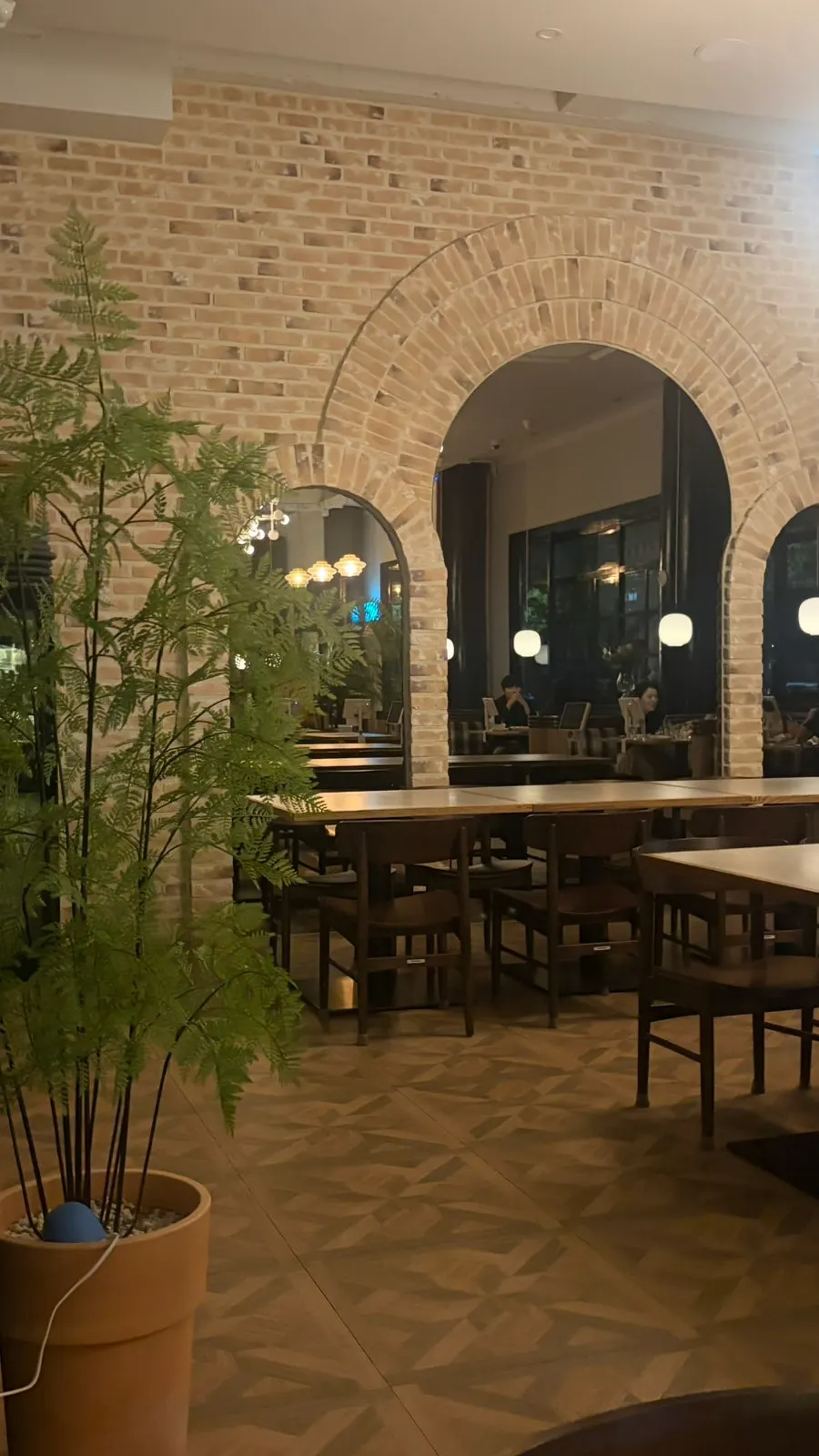 Full view of the interior of Bueokgan Sangmu Branch
