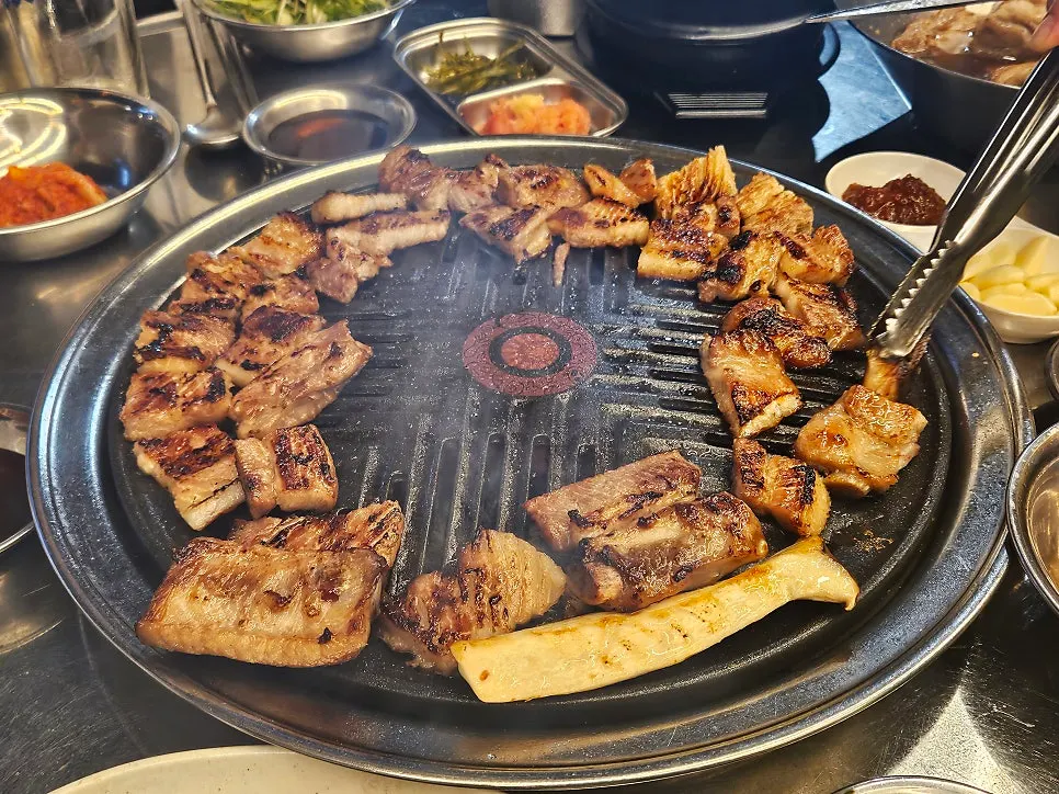 Seasoned pork ribs spread enjoyed with soju