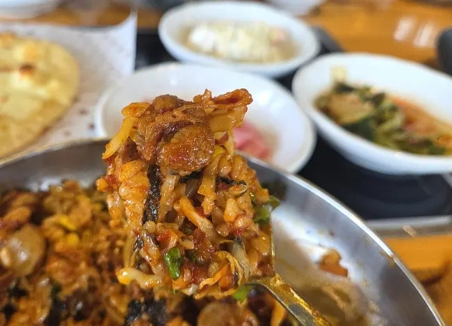 밥과 함께 비벼 먹는 직화볶음