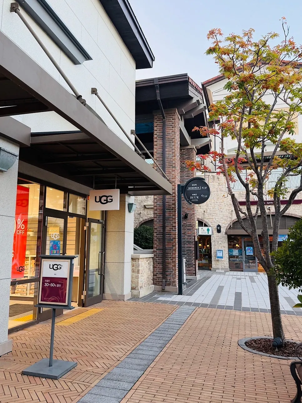 아울렛 NORTH 1층 부엌간 입구 주변