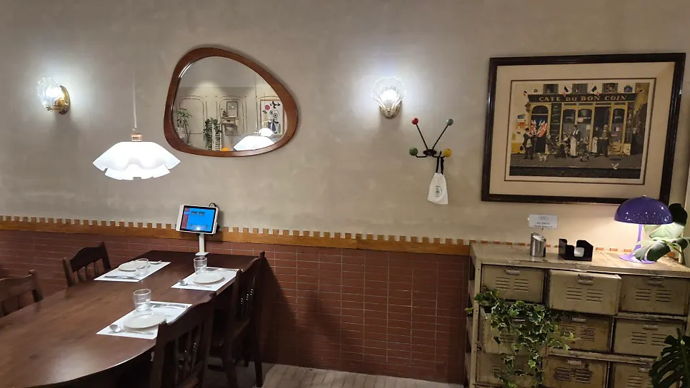 Spacious interior tables at Bueokgan