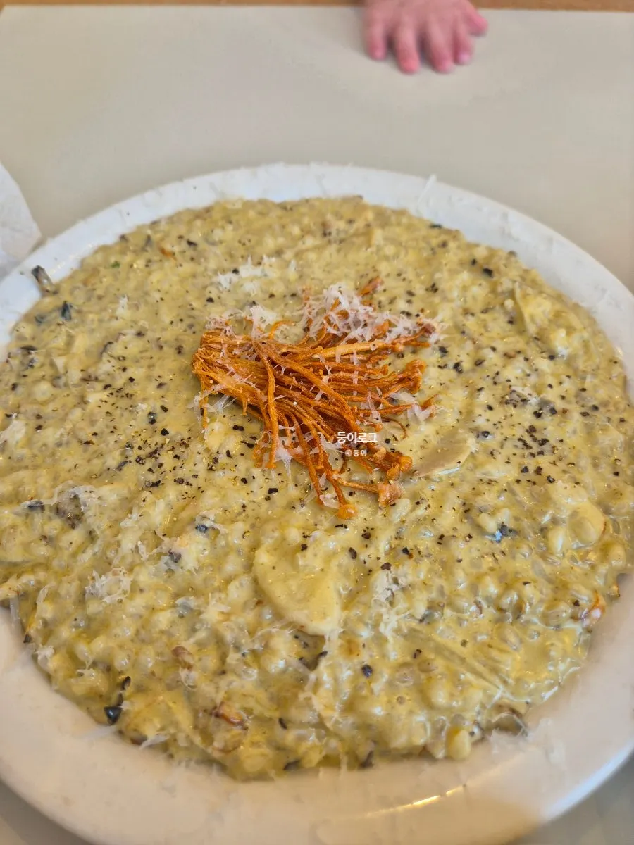Abalone cream risotto at Bueokgan Suwan Branch