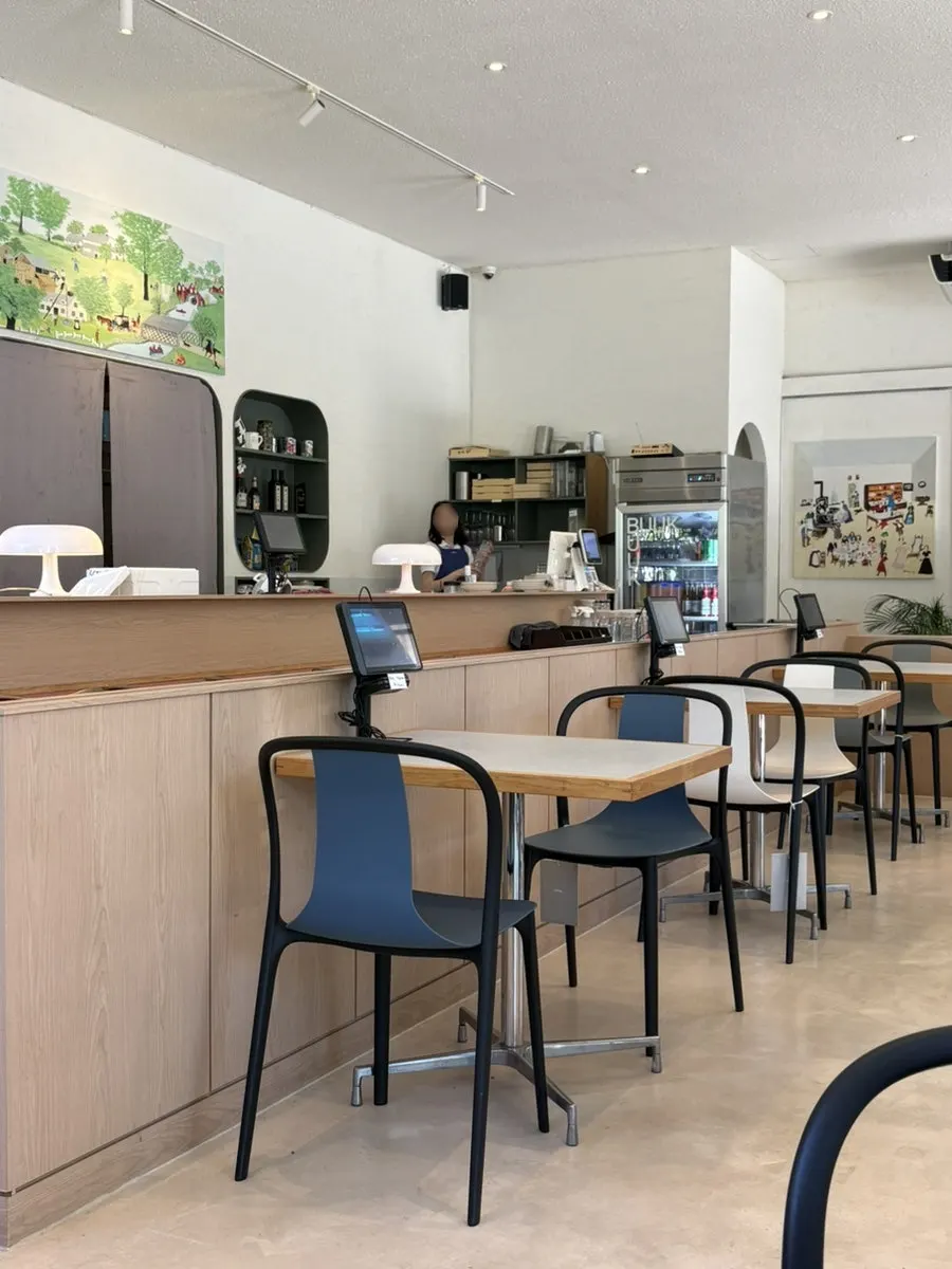 Seating with soft lighting at Bueokgan Suwan Branch