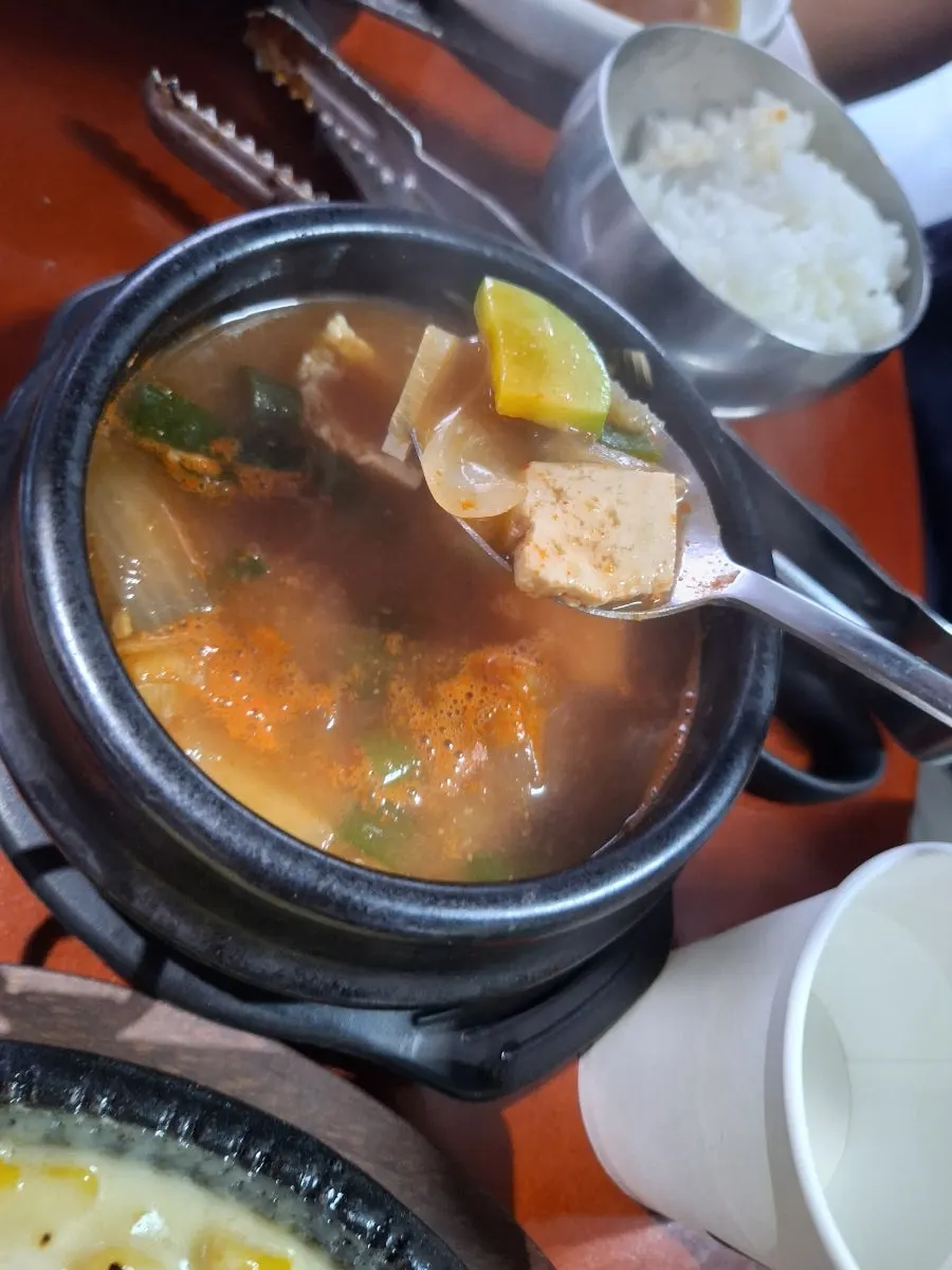 기본으로 나온 된장찌개