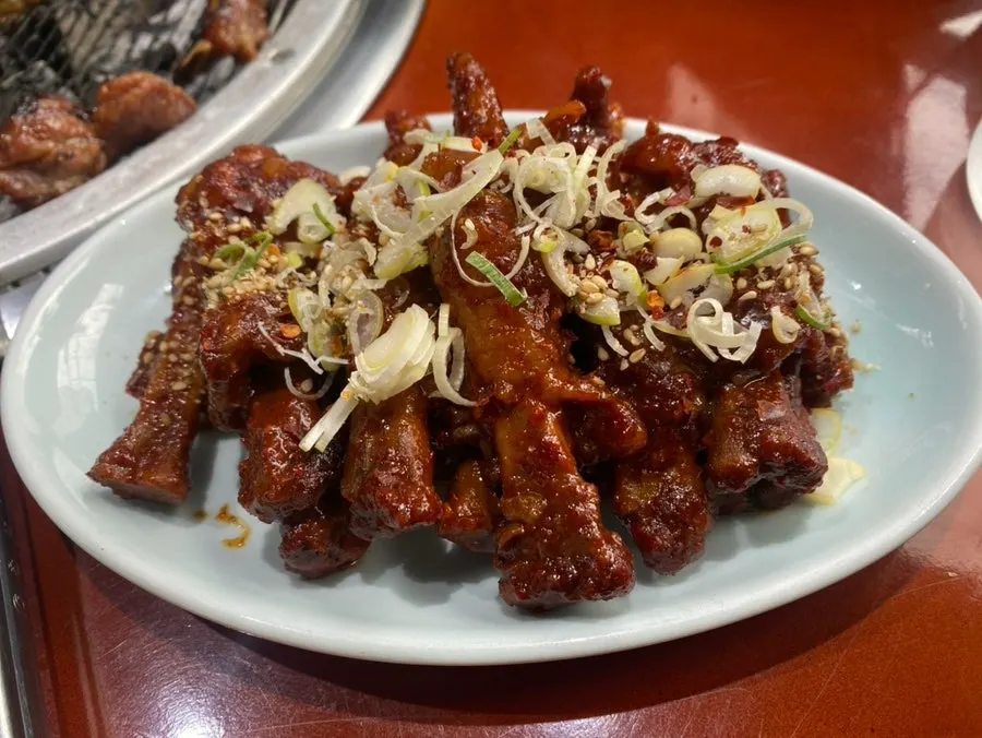 숯불튤립닭발 1인분 접시