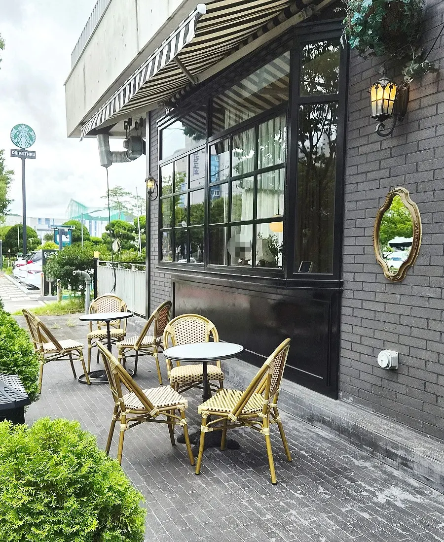 유럽 빈티지 호텔 분위기의 부엌간 상무본점 외관