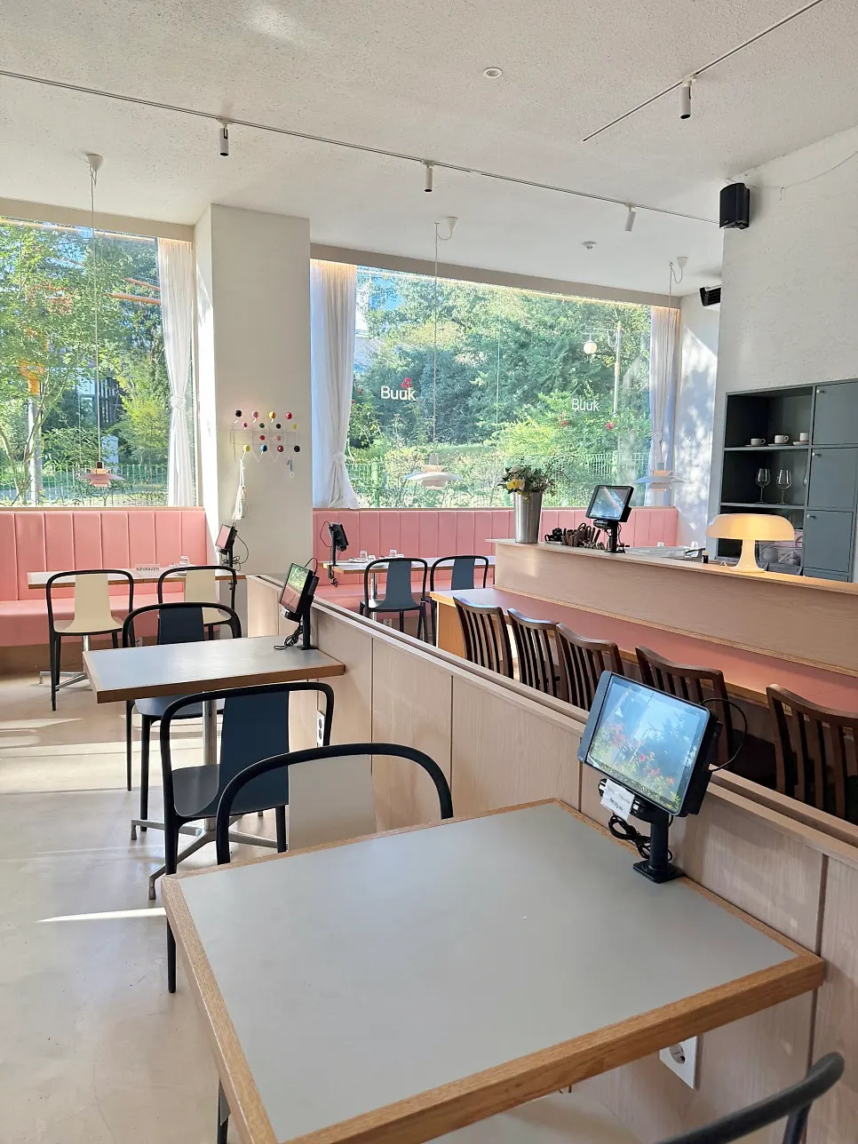 Interior atmosphere of Bueokgan Suwan Branch