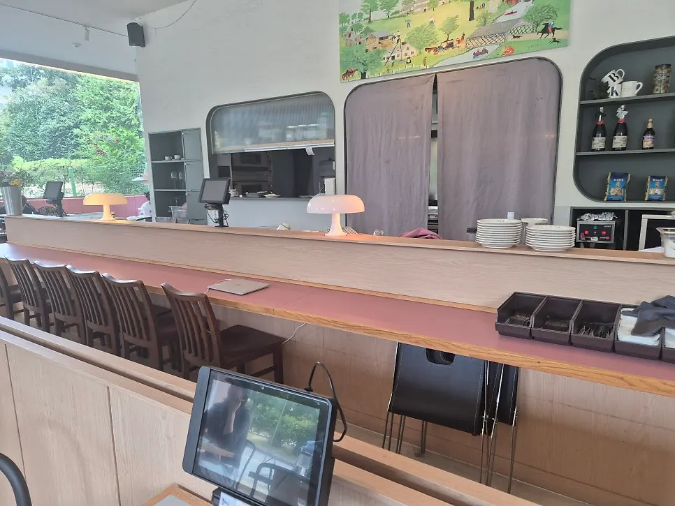 View of the window seats at Bueokgan Suwan Branch