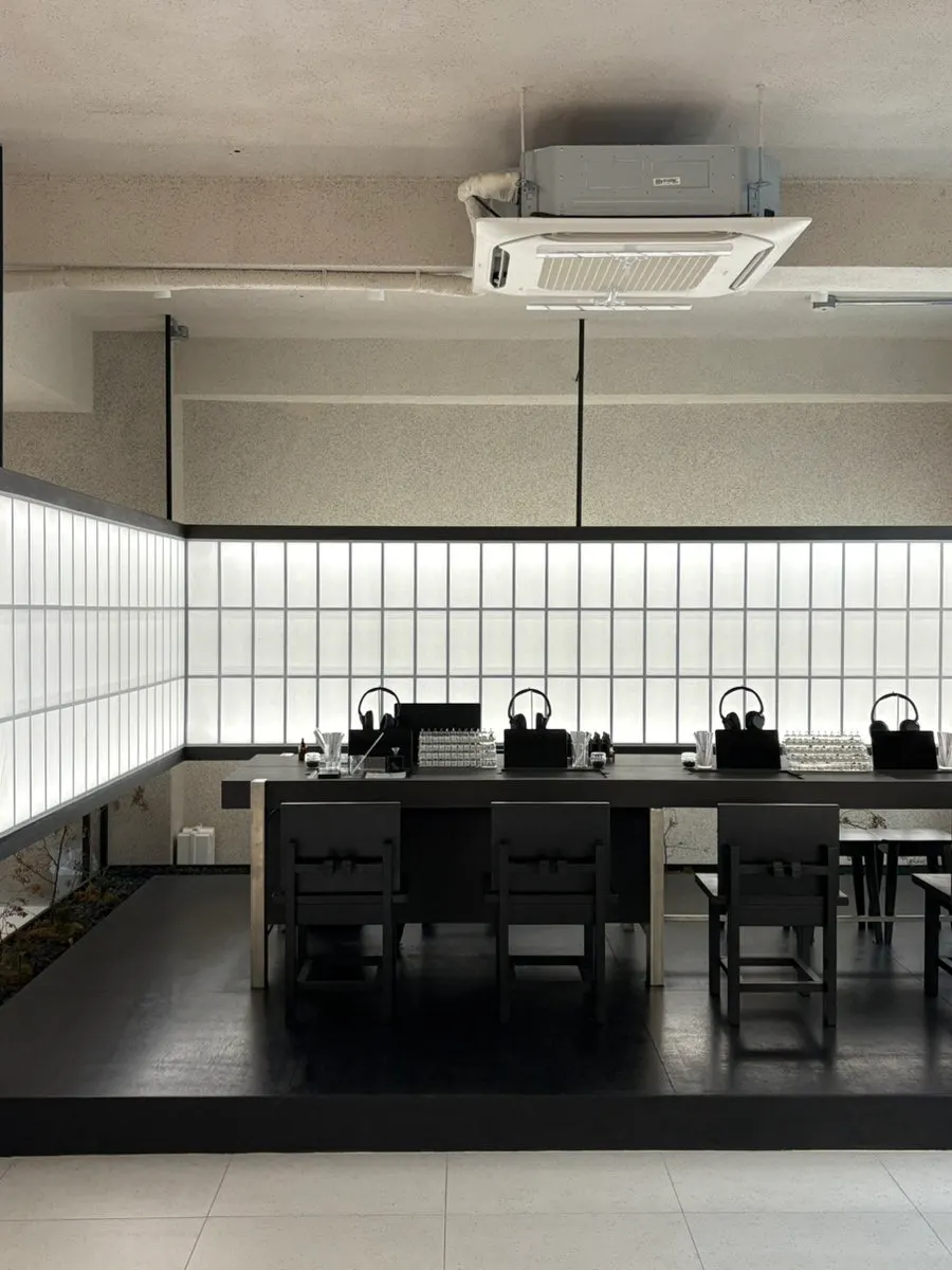 Muhwawon perfume workshop space