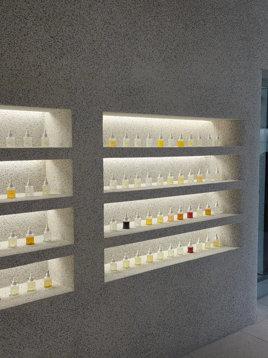 Studio seating with a perfume-lab-like atmosphere