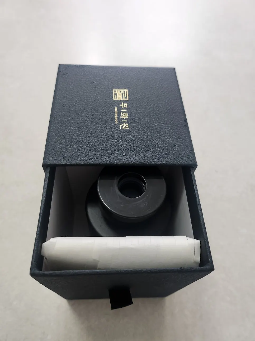 Muhwawon's gift-worthy packaging box