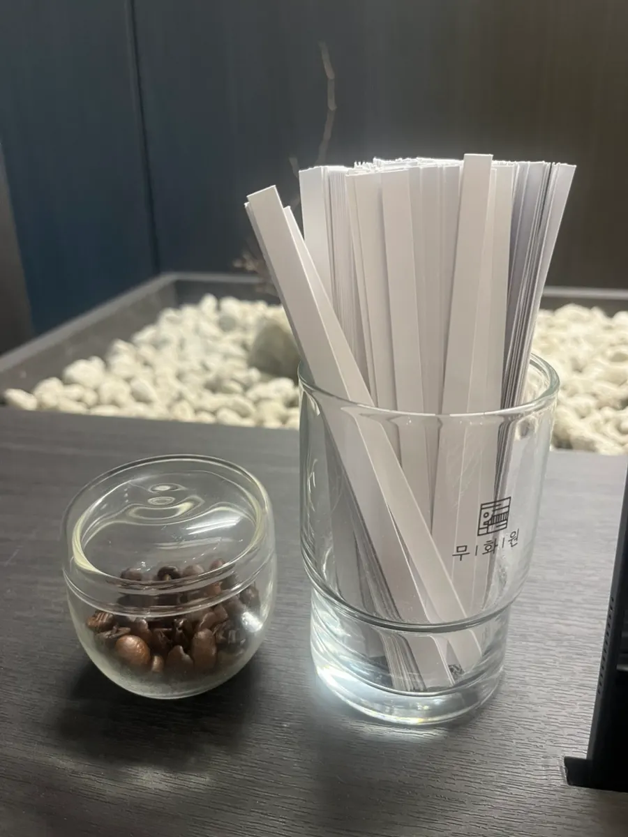 Coffee beans provided to reset the sense of smell