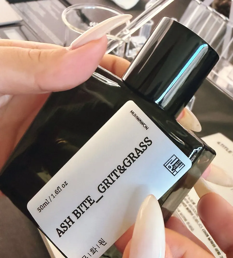 Perfume bottle with a self-chosen name label