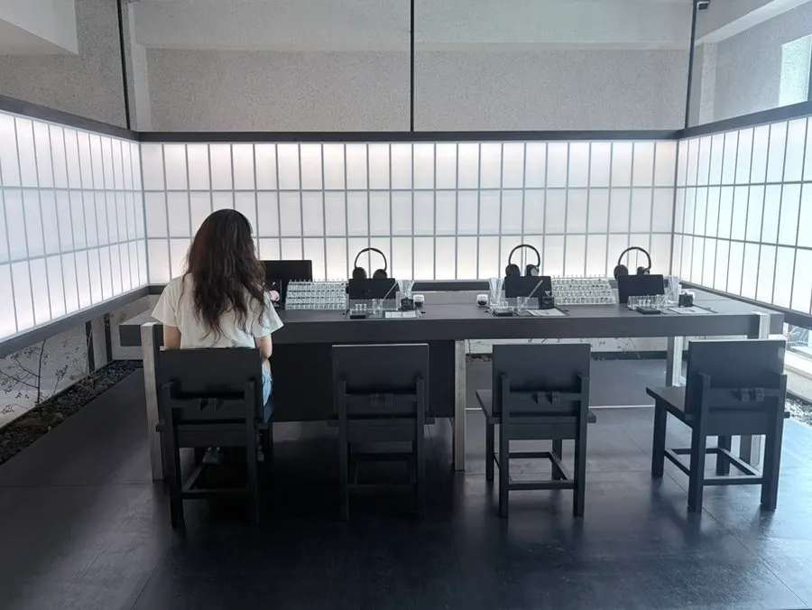 Entrance of Muhwawon, the Bukchon one-day class perfume workshop