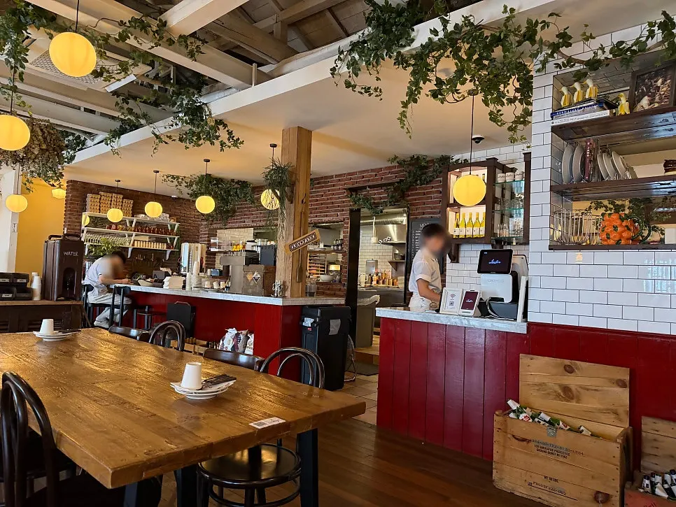 Red-brick exterior of Low Five Anguk