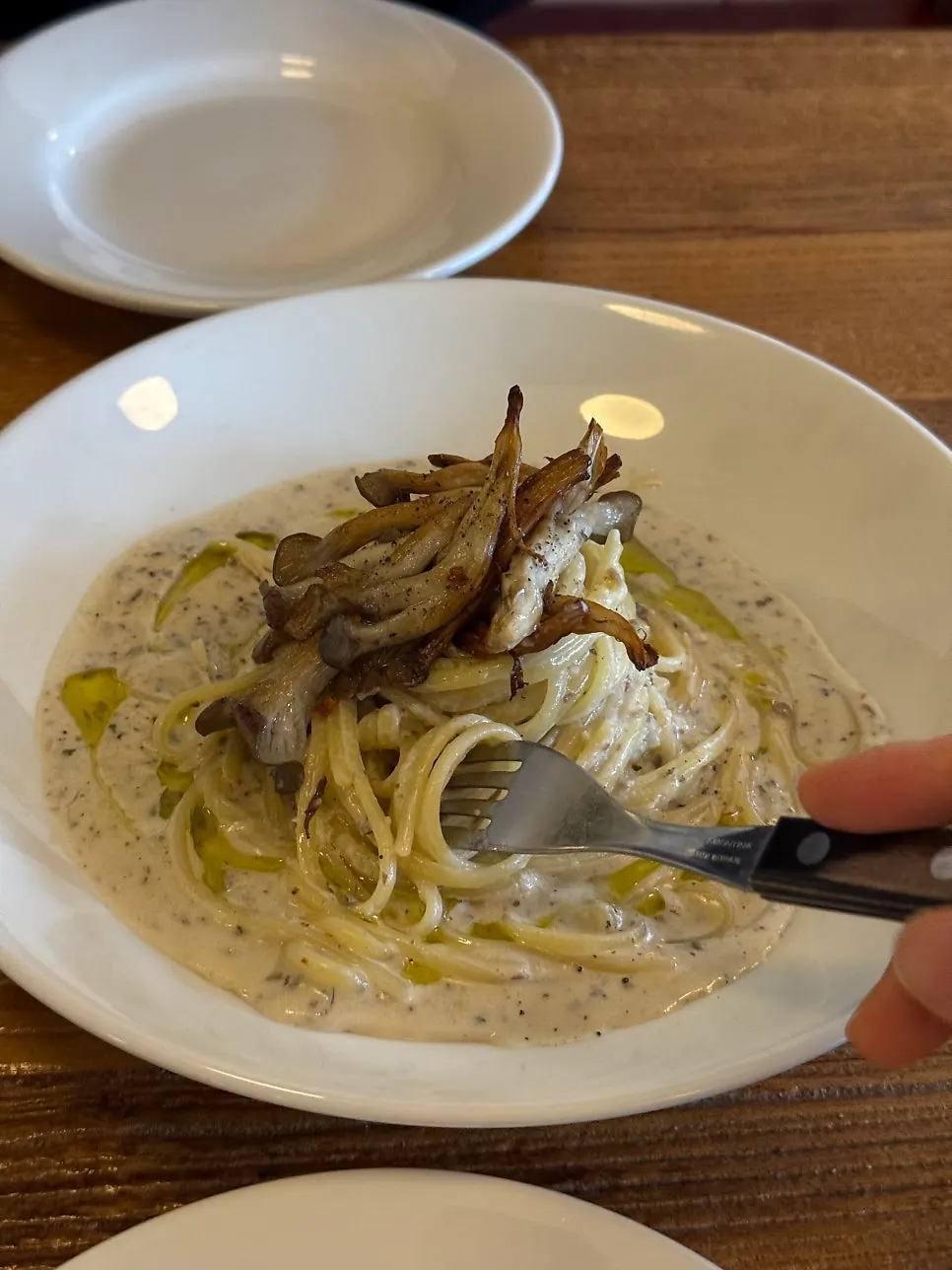 Cream pasta with mushrooms and truffle oil