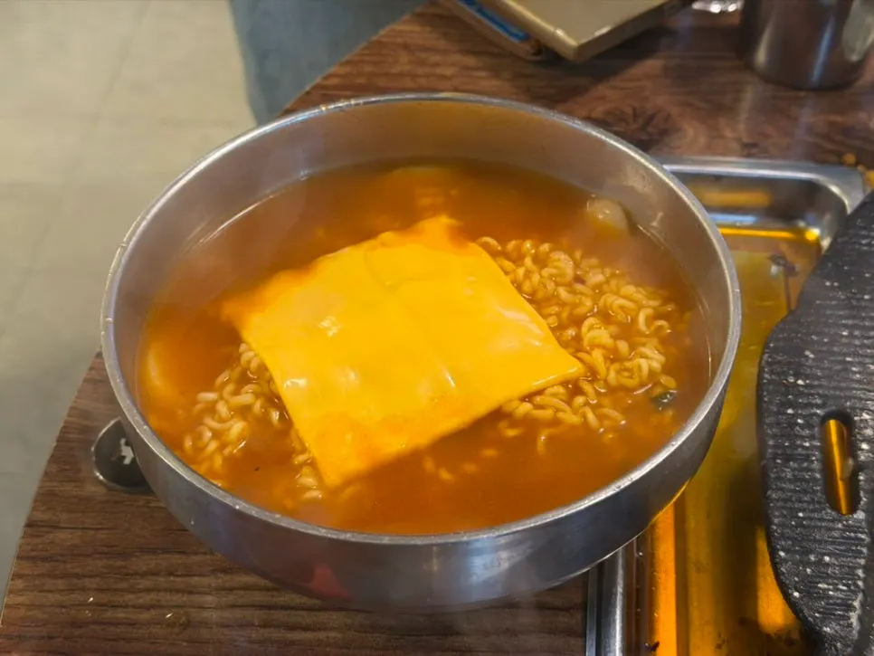 마무리로 끓인 매콤한 열라면