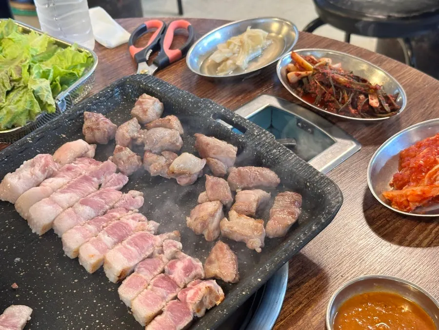 A satisfying meal at a Bukgajwa-dong Korean BBQ restaurant