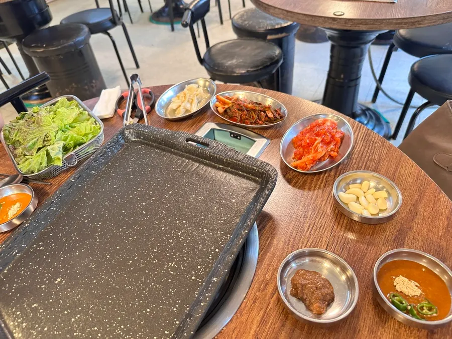 Seasoned scallion kimchi served among the basic side dishes